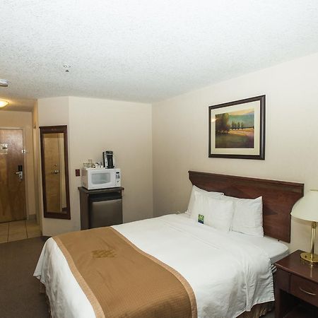 Lakeview Inns & Suites - Chetwynd Dış mekan fotoğraf